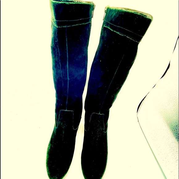 ANNE KLEIN SUEDE LEATHER BOOTS. - Picture 3 of 17